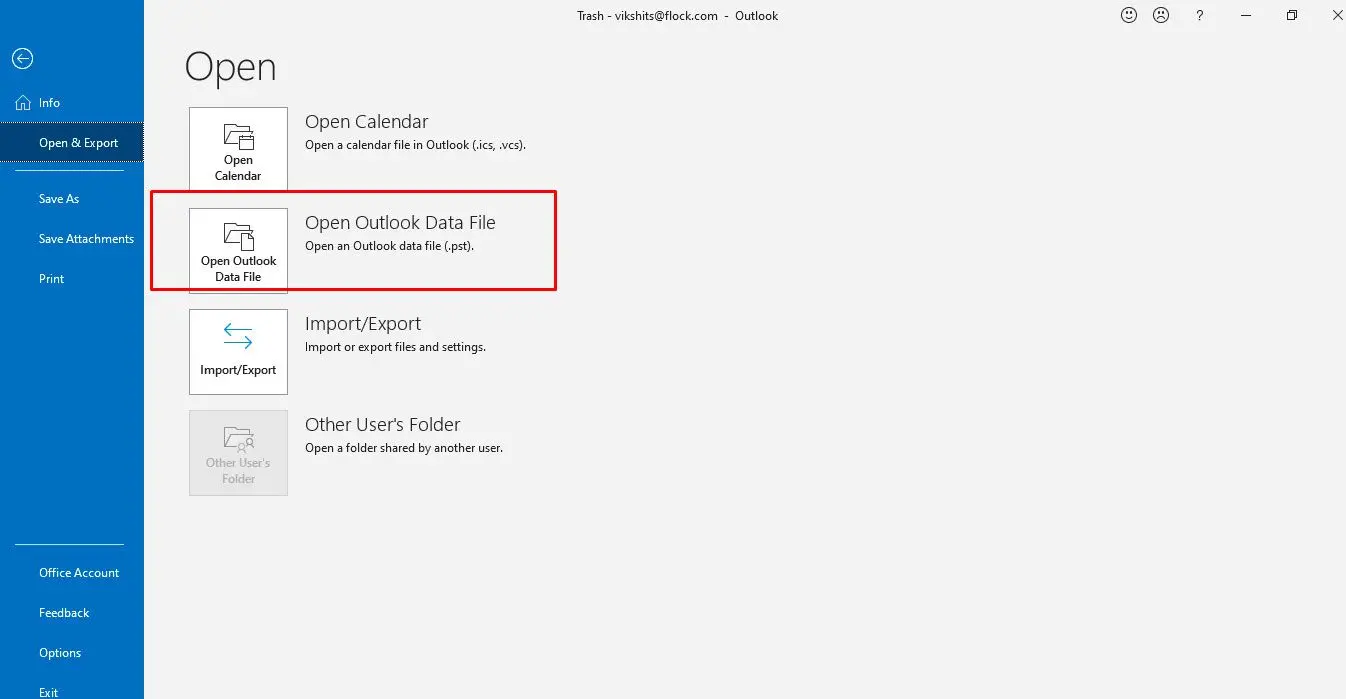 Abra o ficheiro PST no Outlook.
